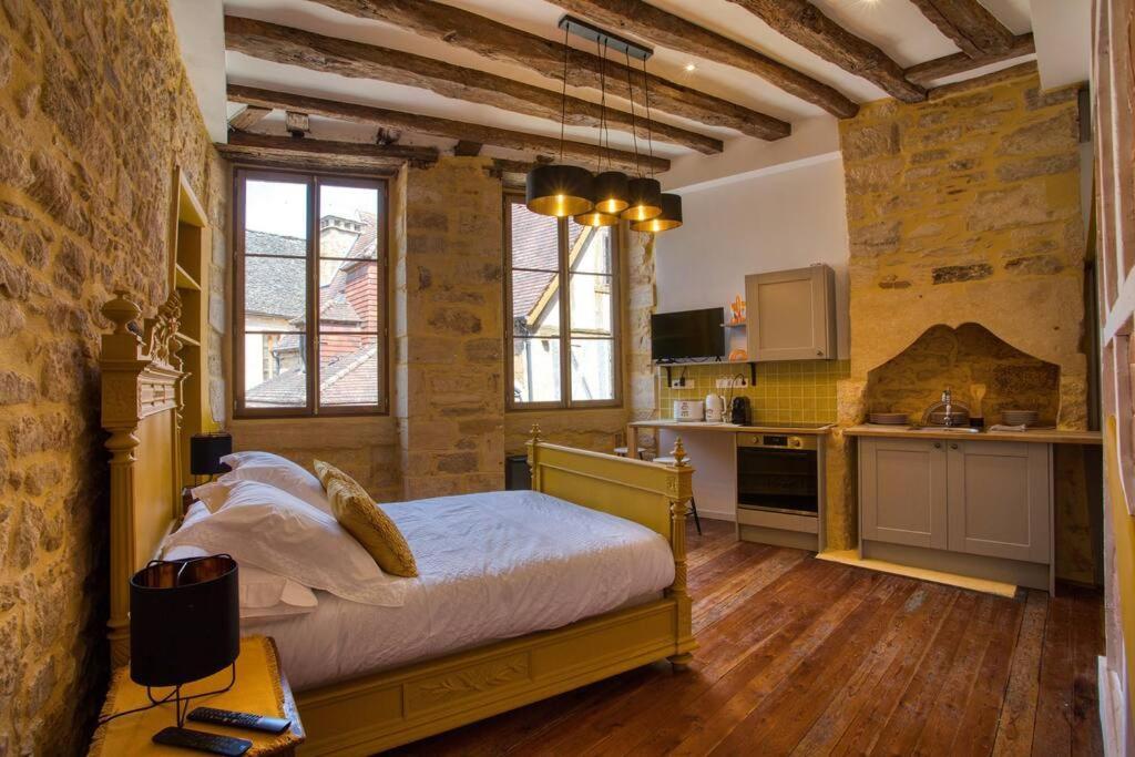 "Les Appartements De Betty C" Studio Medieval Sarlat Extérieur photo